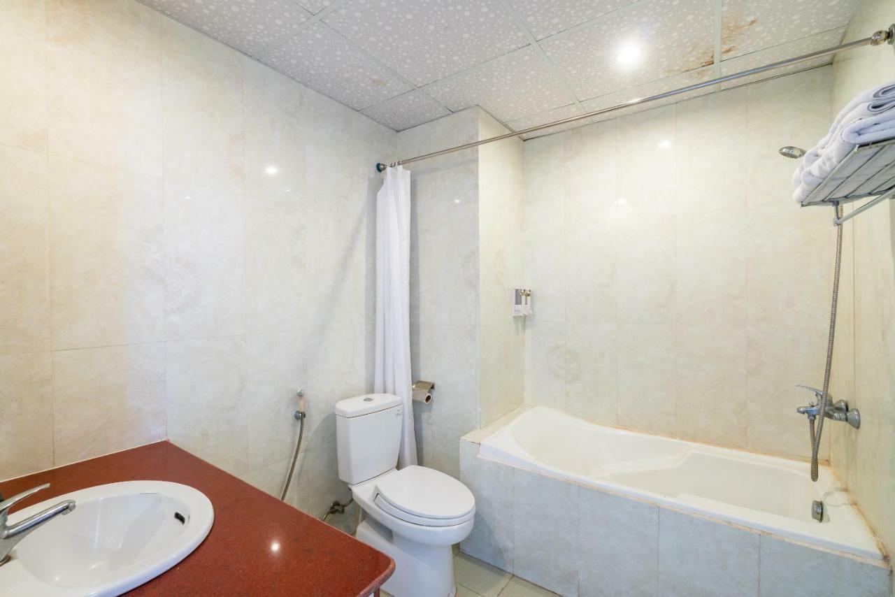 Oyo 375 Hoa Binh Hotel ダナン エクステリア 写真